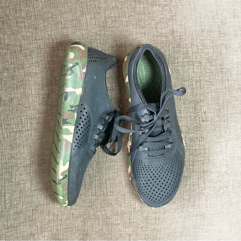 Crocs LiteRide Pacer Mens 8 Black Camo Lace Up Sneakers 207286
